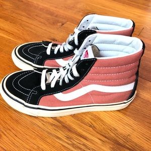 VANS sk8 hi Suede size 9 womens 7.5 mens